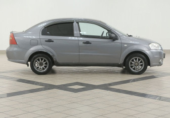 Подержанный автомобиль Chevrolet Aveo Sedan 2008 года (5 фото)