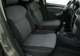 Подержанный автомобиль Renault Duster 2015 года (10 фото)