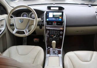 Подержанный автомобиль Volvo XC60 2010 года (9 фото)