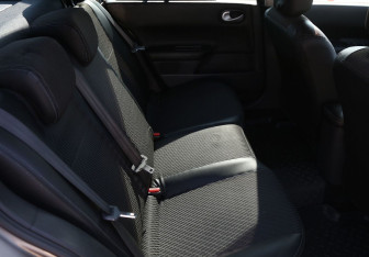 Подержанный автомобиль Renault Megane Sedan 2008 года (11 фото)