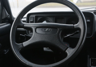 Подержанный автомобиль LADA (ВАЗ) 2105 2005 года (16 фото)