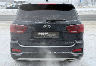 Подержанный автомобиль Kia Sorento 2019 года (6 фото)