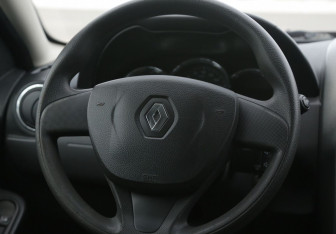 Подержанный автомобиль Renault Duster 2016 года (16 фото)