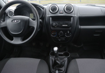 Подержанный автомобиль LADA (ВАЗ) Granta Liftback 2017 года (12 фото)