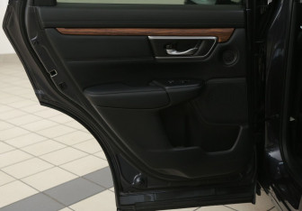 Подержанный автомобиль Honda CR-V 2018 года (19 фото)