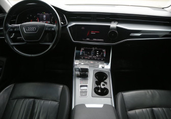 Подержанный автомобиль Audi A6 Sedan 2021 года (12 фото)