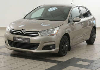 Подержанный автомобиль Citroen C4 Hatchback 2012 года (8 фото)