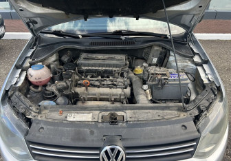 Подержанный автомобиль Volkswagen Polo Sedan 2013 года (17 фото)