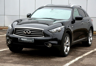 Подержанный автомобиль Infiniti FX 2012 года (3 фото)
