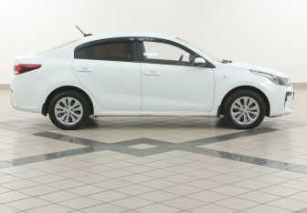 Подержанный автомобиль Kia Rio Sedan 2018 года (5 фото)