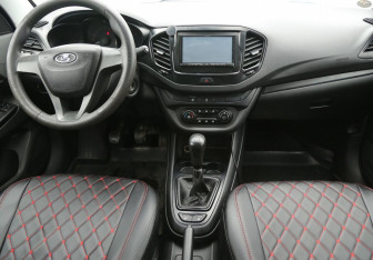 Подержанный автомобиль LADA (ВАЗ) Vesta Sedan 2018 года (12 фото)