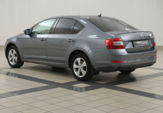 Подержанный автомобиль Skoda Octavia Liftback 2016 года (2 фото)