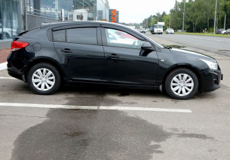Подержанный автомобиль Chevrolet Cruze Hatchback 2013 года (7 фото)