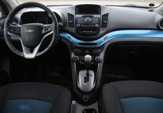 Подержанный автомобиль Chevrolet Orlando 2012 года (12 фото)