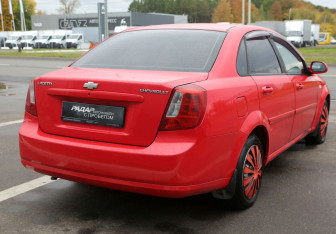 Подержанный автомобиль Chevrolet Lacetti Sedan 2007 года (6 фото)