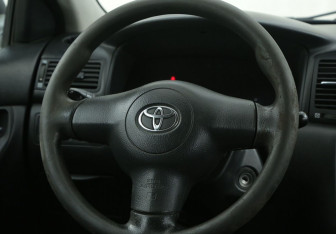 Подержанный автомобиль Toyota Corolla Sedan 2006 года (16 фото)