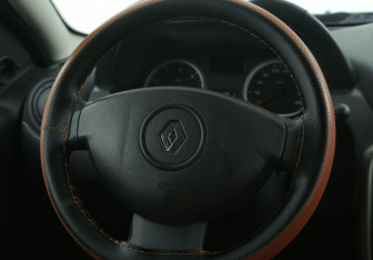 Подержанный автомобиль Renault Duster 2014 года (16 фото)