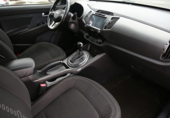 Подержанный автомобиль Kia Sportage 2013 года (9 фото)