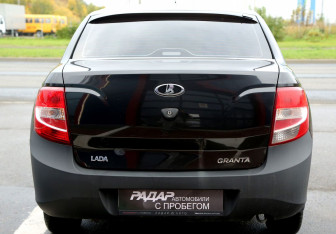 Подержанный автомобиль LADA (ВАЗ) Granta Sedan 2015 года (5 фото)