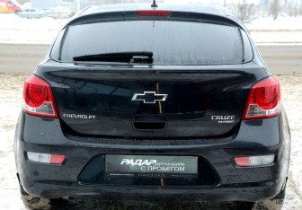 Подержанный автомобиль Chevrolet Cruze Hatchback 2014 года (5 фото)