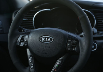 Подержанный автомобиль Kia Optima Sedan 2011 года (16 фото)