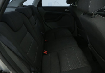 Подержанный автомобиль Ford Focus Sedan 2010 года (11 фото)