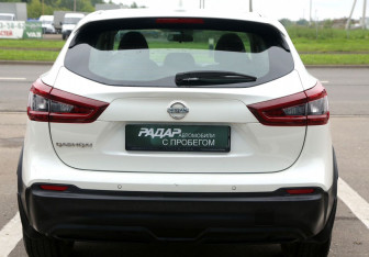 Подержанный автомобиль Nissan Qashqai 2021 года (5 фото)