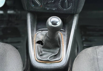 Подержанный автомобиль Volkswagen Golf Hatchback 1998 года (11 фото)