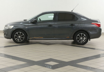 Подержанный автомобиль Citroen C-Elysee 2013 года (7 фото)