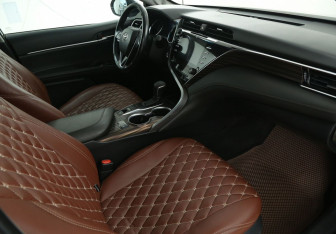 Подержанный автомобиль Toyota Camry Sedan 2020 года (9 фото)
