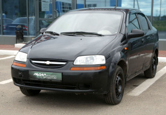 Подержанный автомобиль Chevrolet Aveo Sedan 2004 года (3 фото)