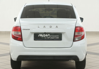 Подержанный автомобиль LADA (ВАЗ) Granta Sedan 2018 года (3 фото)