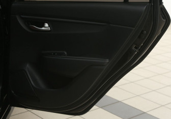 Подержанный автомобиль Kia Rio Hatchback 2021 года (18 фото)