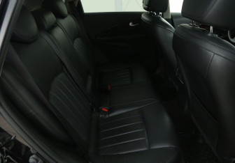 Подержанный автомобиль Infiniti QX50 2015 года (11 фото)