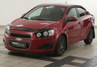Подержанный автомобиль Chevrolet Aveo Sedan 2014 года (8 фото)
