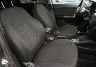 Подержанный автомобиль Kia Rio Sedan 2012 года (10 фото)