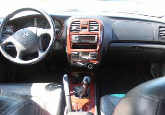 Подержанный автомобиль Hyundai Sonata 2008 года (13 фото)