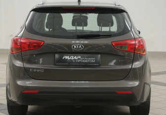 Подержанный автомобиль Kia Ceed Wagon 2013 года (3 фото)