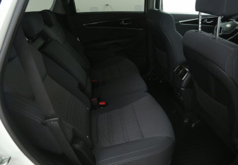Подержанный автомобиль Kia Sorento 2019 года (14 фото)