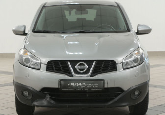 Подержанный автомобиль Nissan Qashqai 2011 года (6 фото)