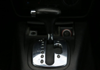 Подержанный автомобиль Volkswagen Passat Sedan 2003 года (13 фото)