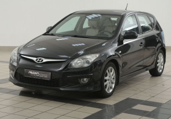 Подержанный автомобиль Hyundai i30 Hatchback 2010 года (8 фото)