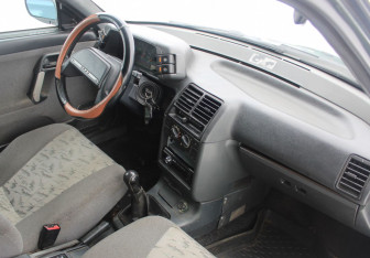 Подержанный автомобиль LADA (ВАЗ) 2112 2006 года (9 фото)