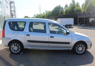 Подержанный автомобиль LADA (ВАЗ) Largus Wagon 2012 года (8 фото)