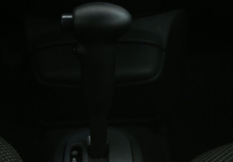 Подержанный автомобиль Nissan Micra Hatchback 2008 года (15 фото)