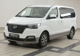 Подержанный автомобиль Hyundai H-1 2019 года (8 фото)