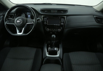Подержанный автомобиль Nissan X-Trail 2019 года (12 фото)