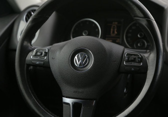 Подержанный автомобиль Volkswagen Tiguan 2012 года (16 фото)
