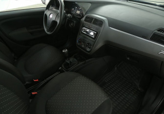 Подержанный автомобиль Fiat Punto Hatchback 2007 года (9 фото)