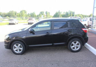 Подержанный автомобиль Nissan Qashqai 2012 года (4 фото)